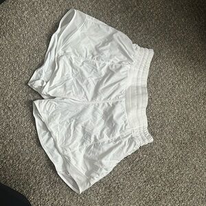 Lululemon hotty hot lined 4in which